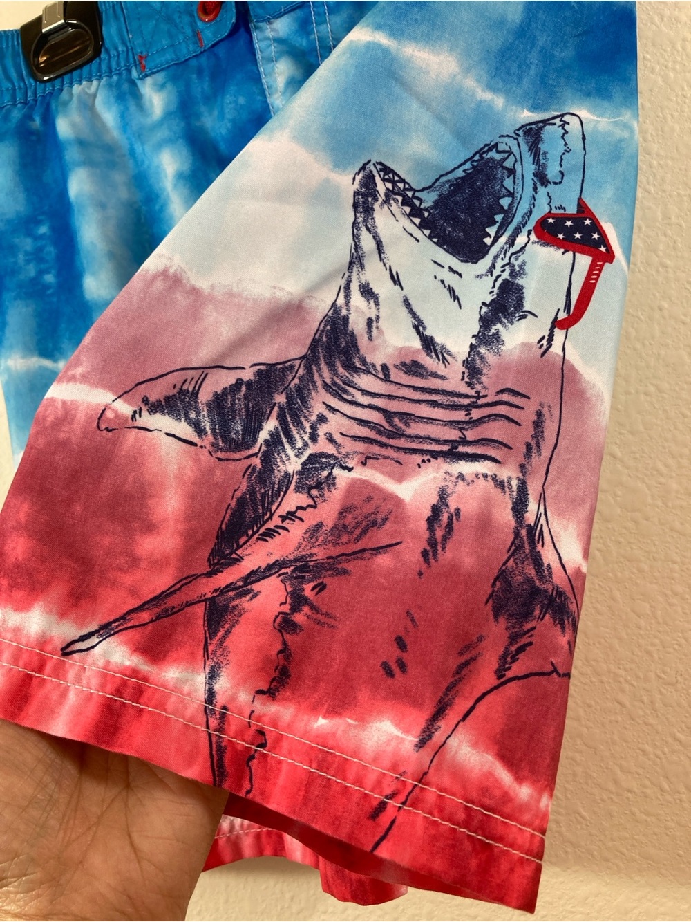 Cat & Jack Boys Shark Tie Dye Swim Trunks Size S 6/7 Blue Red White - Picture 5 of 7